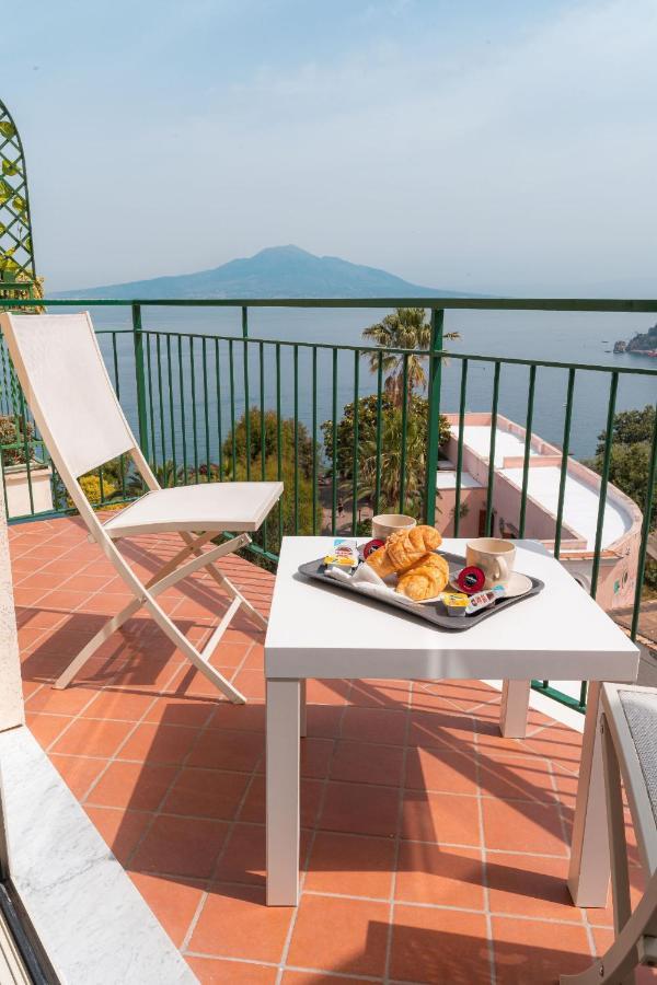 Amazing Sea&Vesuvio View Suite Vico Equense Eksteriør bilde